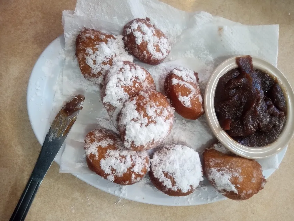 Biscuits w Apple Butter